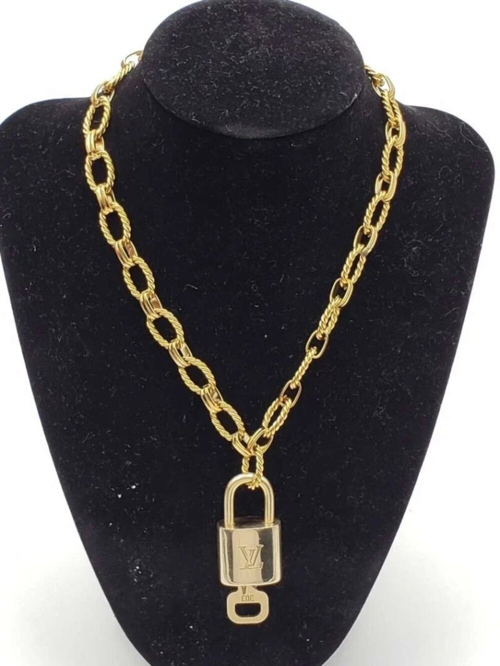 Gold-Plated Necklace with Authentic Louis Vuitton Padlock - Picture 1 of 8